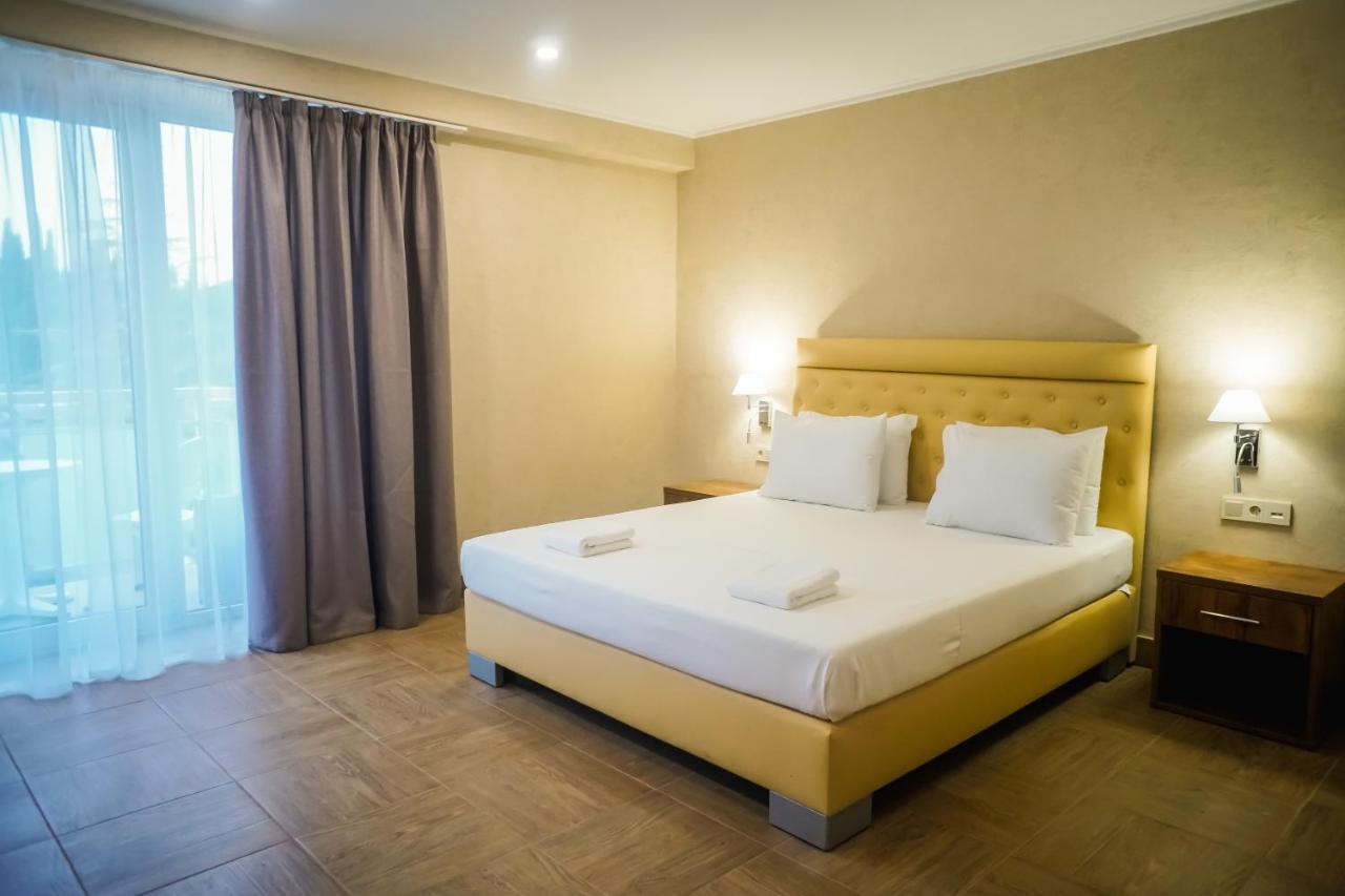 Amza Park Hotel Gagra Exterior photo