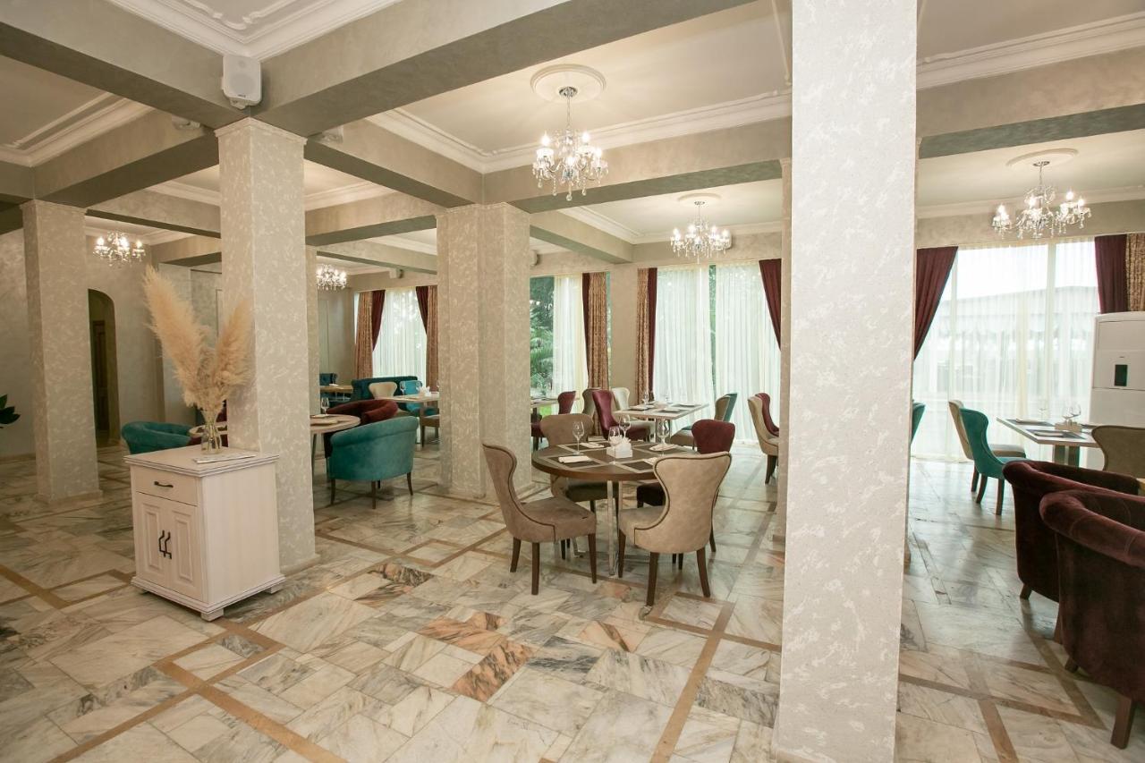 Amza Park Hotel Gagra Exterior photo